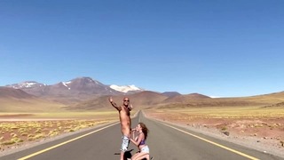 Je Le Suce Et Avale Tout Son Sperme En Plein Milieu De La Route Au Chili