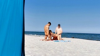 Sharing My Girl With A Stranger On The Public Beach. Threesome Wetkelly.